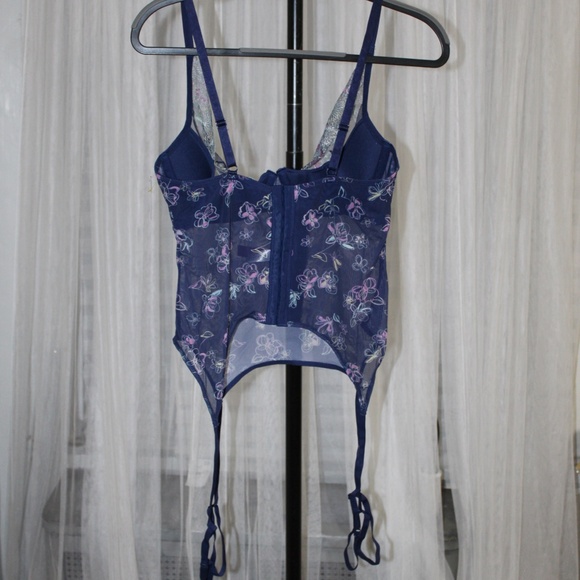 Adore Me.   Purple Floral Lace Corset w/ Leg Straps. Sz. 38C - Picture 8 of 9